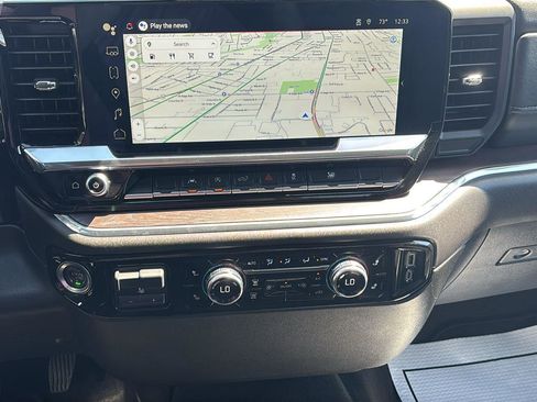 Certified 2025 GMC Sierra 1500 SLT image 33