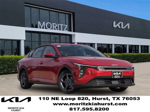 New 2025 Kia K4 LXS image 1