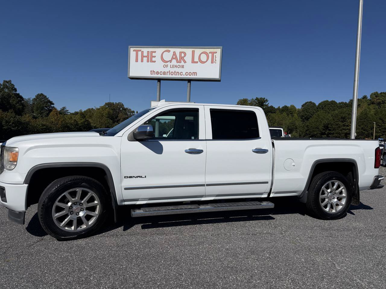 Used 2015 GMC Sierra 1500 Denali w/ Driver Alert Package AWD/4WD image 1