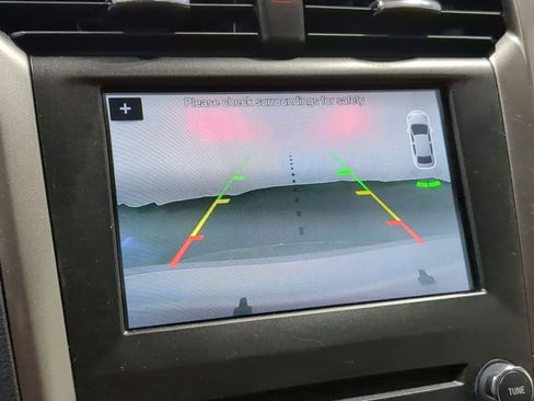 Used 2017 Ford Fusion SE w/ Fusion SE Technology Package image 42