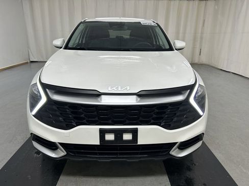 Used 2023 Kia Sportage LX image 3
