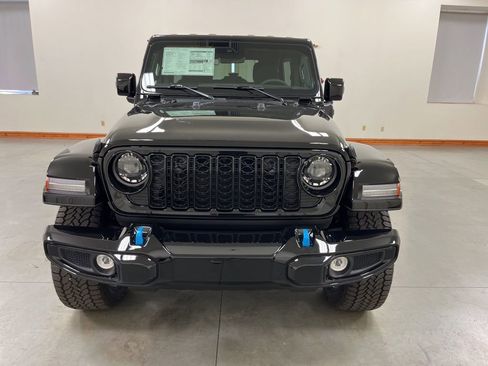 Used 2024 Jeep Wrangler High Altitude image 3