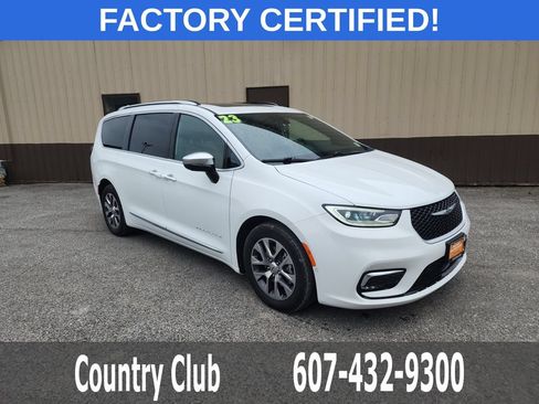 Used 2023 Chrysler Pacifica Pinnacle FWD image 1