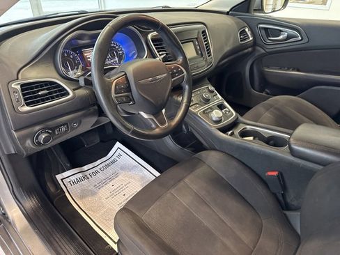 Used 2015 Chrysler 200 Limited w/ Convenience Group image 9