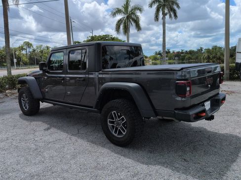 Used 2024 Jeep Gladiator Mojave w/ Technology Group AWD/4WD image 7