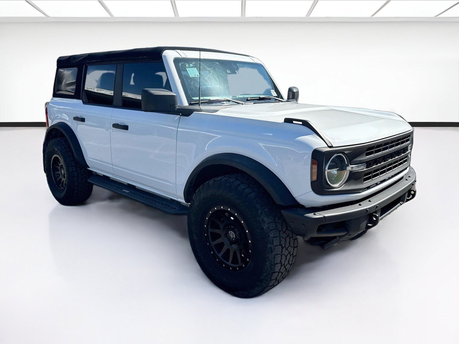 Used 2021 Ford Bronco 4-Door AWD/4WD image 3
