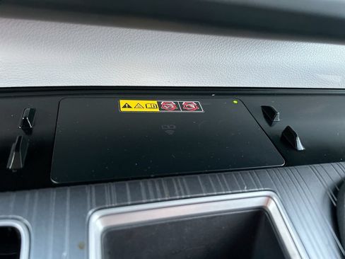 Used 2025 Toyota Sienna XLE FWD image 37