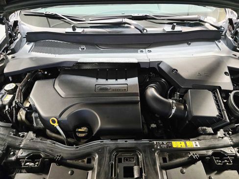 Used 2020 Land Rover Discovery Sport SE R-Dynamic image 9