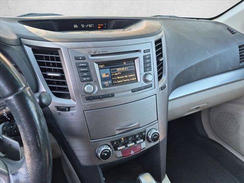 Used 2014 Subaru Outback 2.5i Premium AWD/4WD image 11