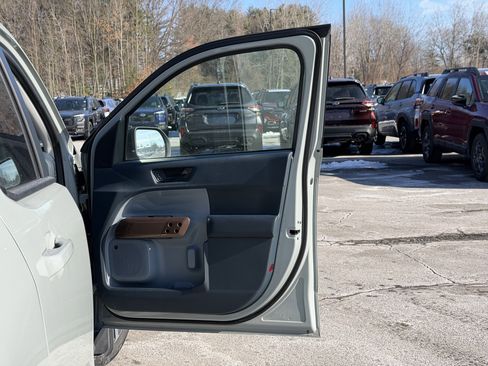 Certified 2024 Ford Maverick Lariat image 32