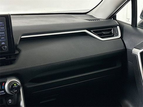 Used 2021 Toyota RAV4 XLE image 22
