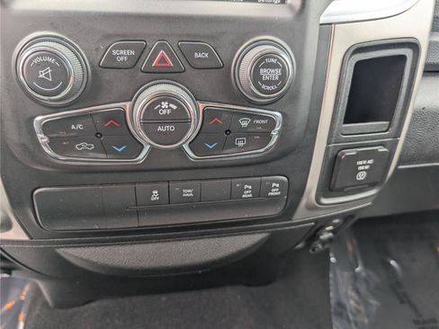 Used 2019 RAM 1500 Big Horn AWD/4WD image 24