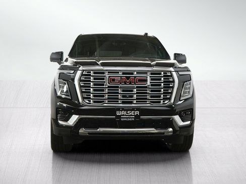 Used 2025 GMC Yukon XL Denali w/ Denali Reserve Package AWD/4WD image 8