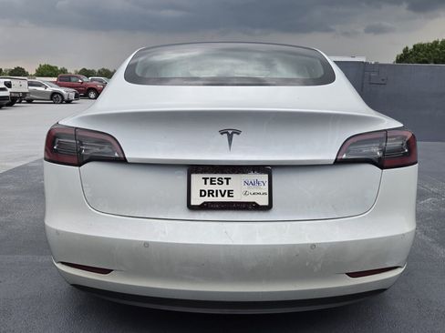 Used 2020 Tesla Model 3 Standard Range Plus RWD image 4