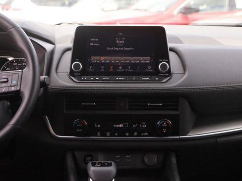 Used 2025 Nissan Rogue SV AWD/4WD image 24