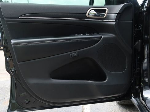 Used 2015 Jeep Grand Cherokee Limited image 16