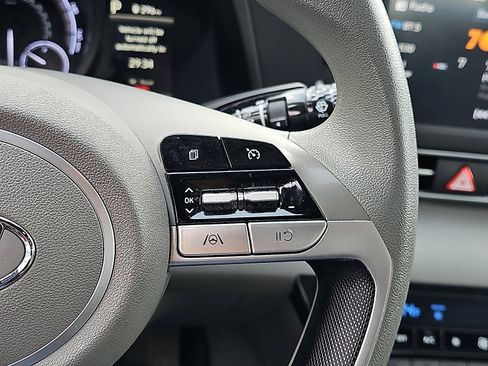 Used 2023 Hyundai Elantra Blue w/ Cargo Package image 21