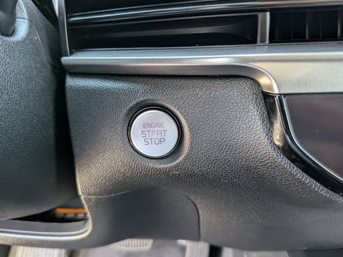 Certified 2025 Kia Sorento S FWD image 28
