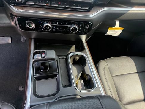Used 2023 GMC Sierra 1500 SLT w/ SLT Premium Package AWD/4WD image 42