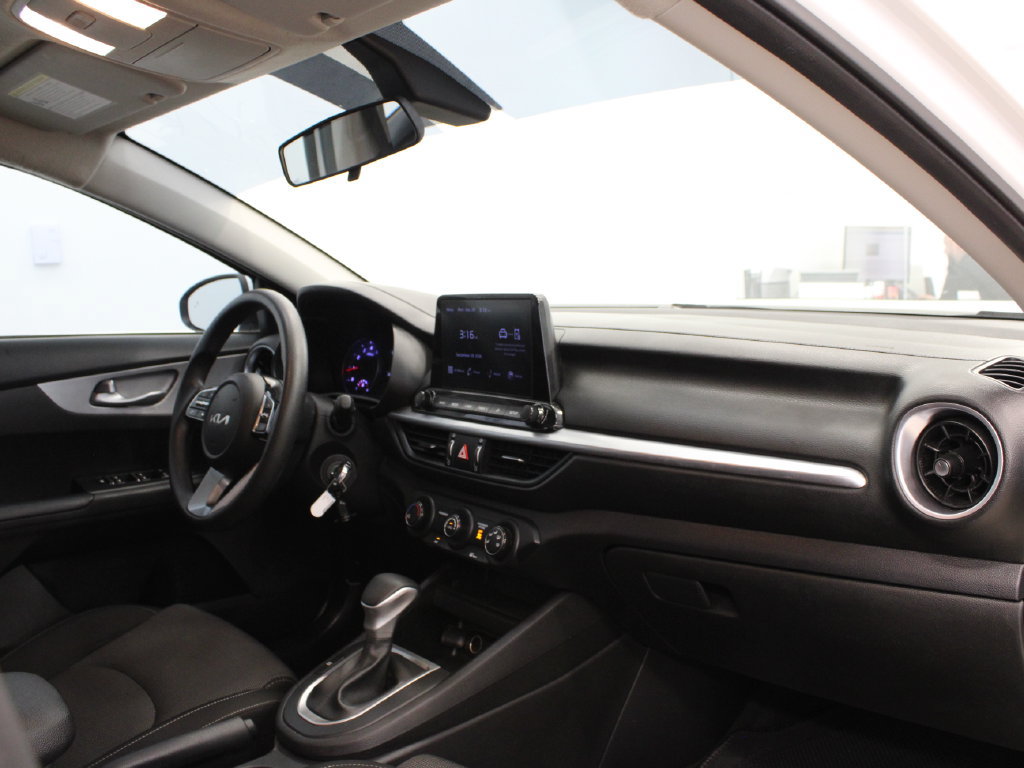 Used 2023 Kia Forte LXS w/ LXS Technology Package FWD image 18
