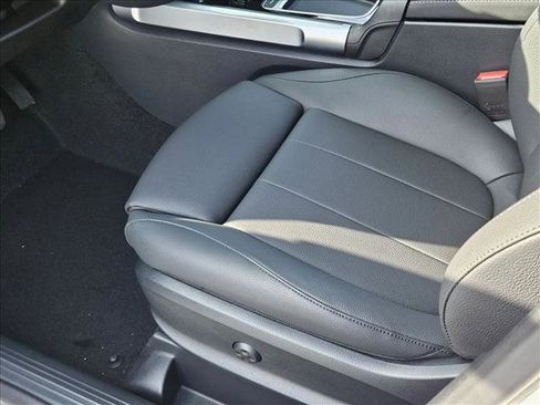 Used 2025 Mercedes-Benz GLB 250 image 4