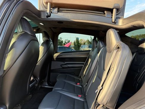 Used 2022 Tesla Model X image 24