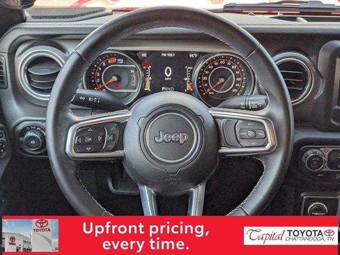 Used 2019 Jeep Wrangler Unlimited Sahara AWD/4WD image 14