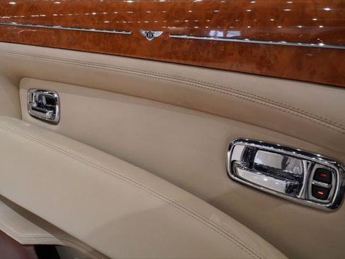 Used 2008 Bentley Azure image 26