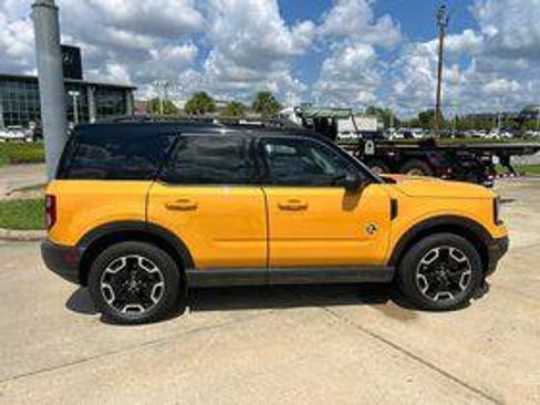 Used 2022 Ford Bronco Sport Outer Banks w/ Tech Package AWD/4WD image 3