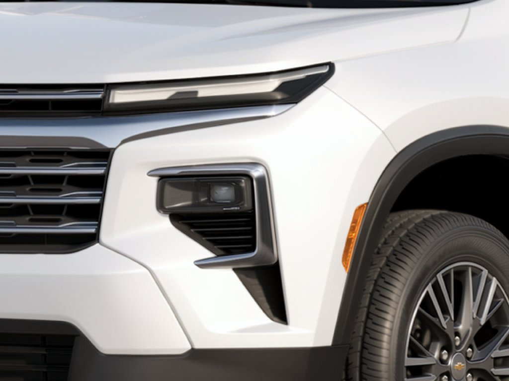 New 2027 Chevrolet Traverse LT FWD image 5