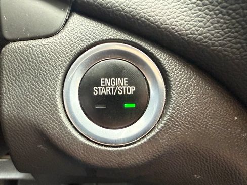 Used 2023 Chevrolet Equinox LT FWD image 22