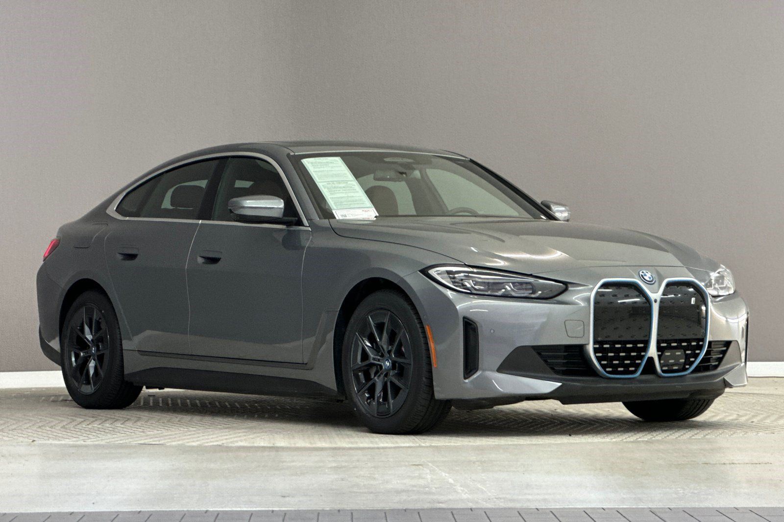 Used 2024 BMW i4 eDrive35 w/ Premium Package RWD image 6