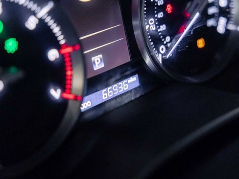 Used 2018 Toyota Land Cruiser image 53