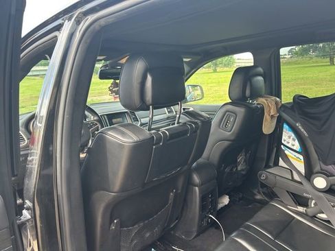 Used 2014 Jeep Grand Cherokee Overland AWD/4WD image 9