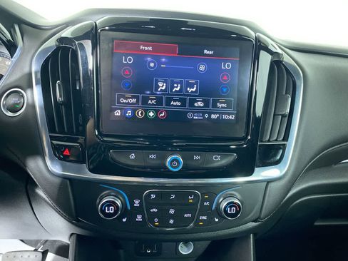 Used 2022 Chevrolet Traverse LT image 20