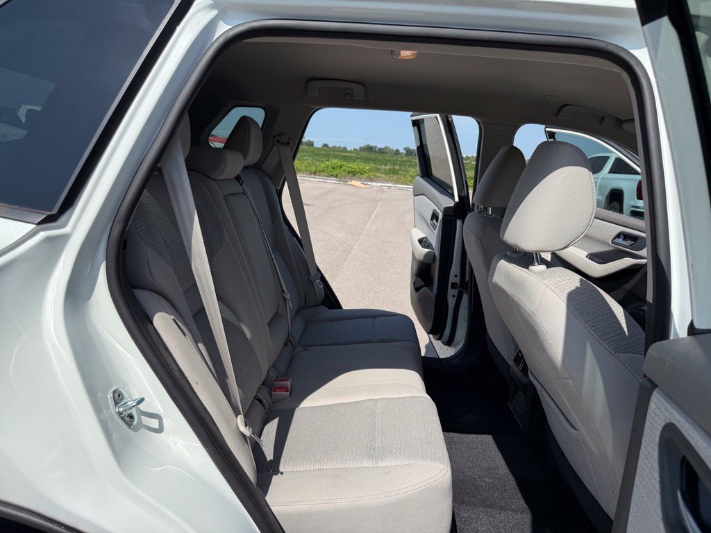Used 2023 Nissan Rogue SV FWD image 17