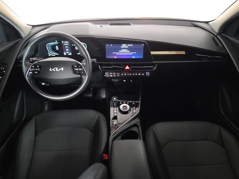 Used 2024 Kia Niro EX w/ EX Cold Weather Package FWD image 28