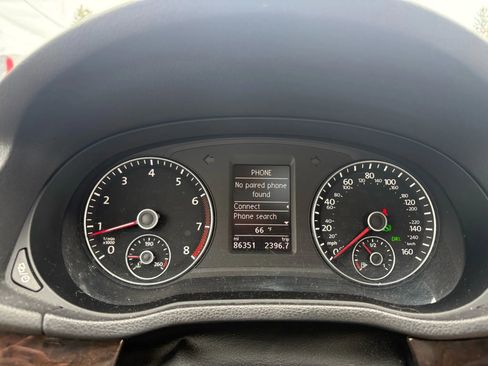 Used 2014 Volkswagen Passat 1.8T SEL Premium image 16