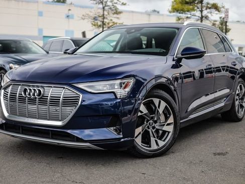 Used 2022 Audi e-tron Premium Plus AWD/4WD image 5