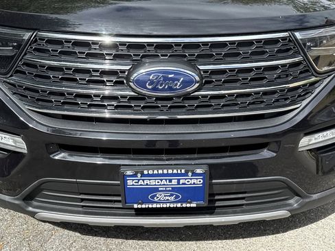 Used 2022 Ford Explorer XLT w/ Equipment Group 202A AWD/4WD image 39