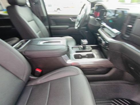 Used 2022 Chevrolet Silverado 1500 LTZ AWD/4WD image 14
