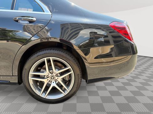 Used 2019 Mercedes-Benz S 560 4MATIC Sedan w/ AMG Line Exterior image 29