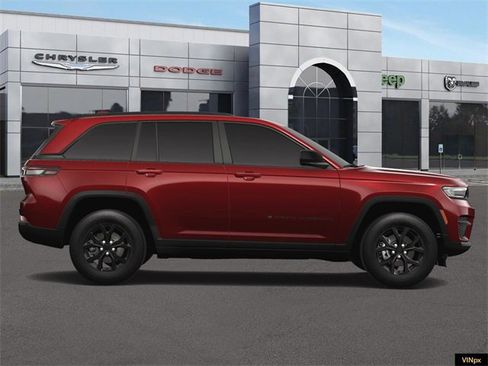 New 2025 Jeep Grand Cherokee Altitude image 9