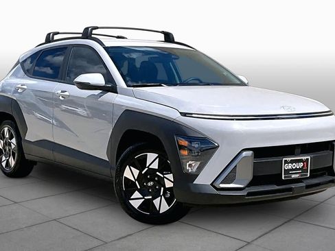 Used 2025 Hyundai Kona SEL FWD image 3