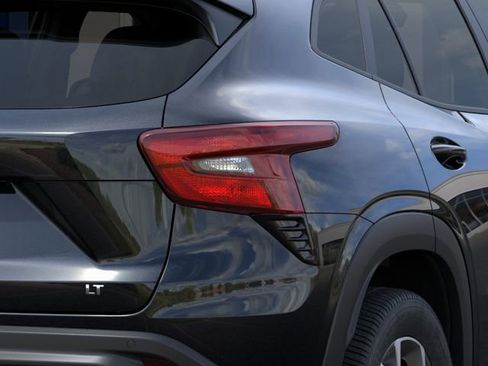New 2026 Chevrolet Trax LT w/ Driver Confidence Package FWD image 11
