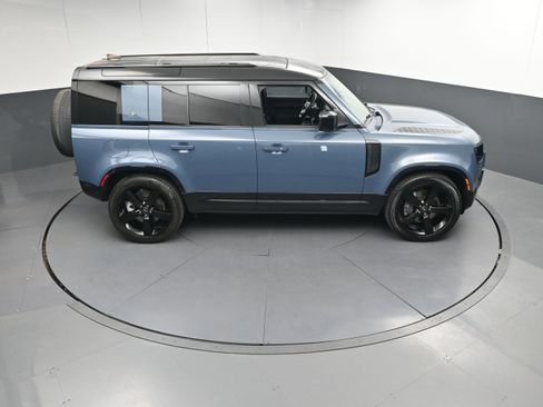 Certified 2023 Land Rover Defender 110 X-Dynamic SE image 38