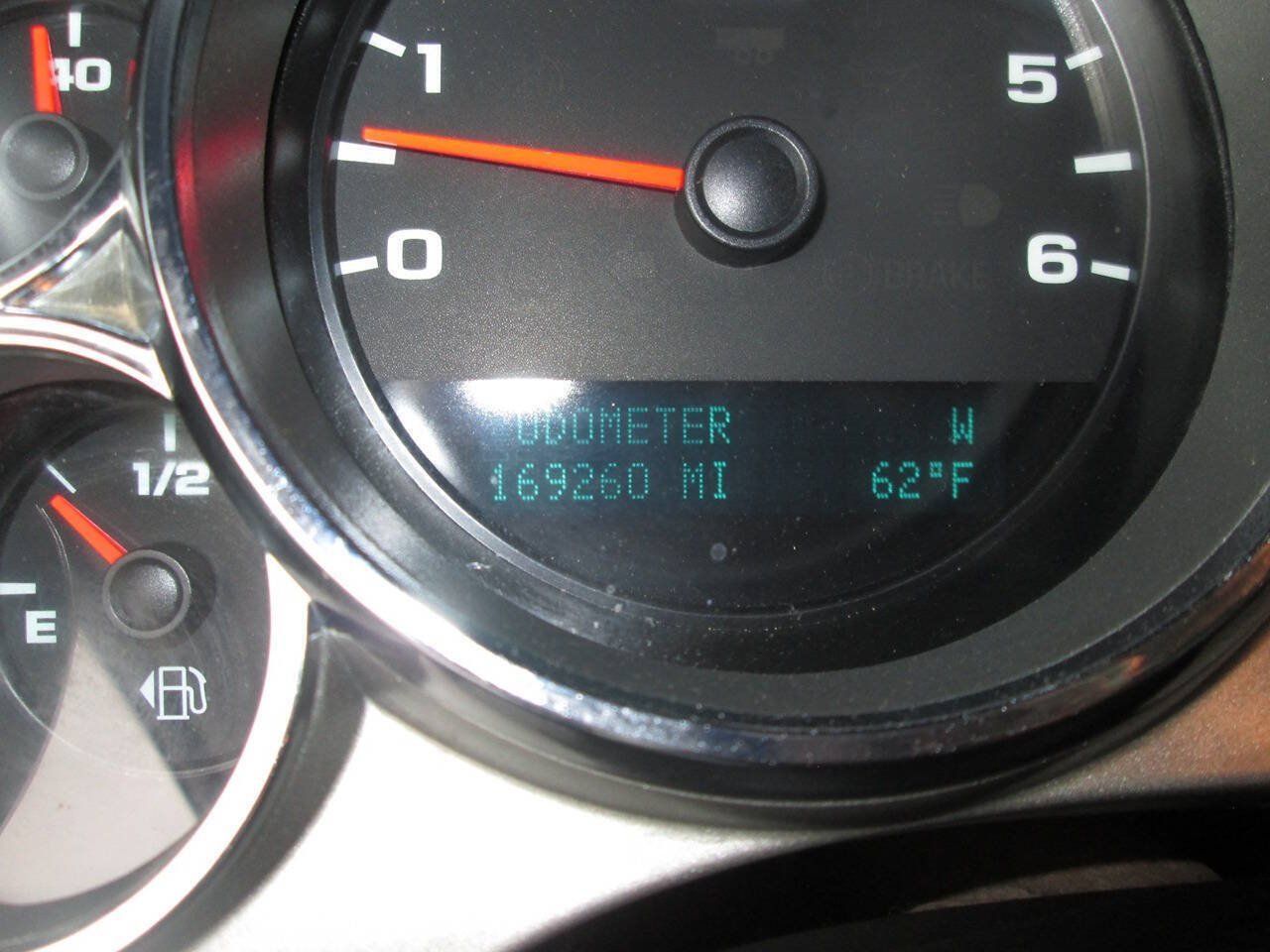 Used 2012 GMC Sierra 2500 SLE w/ SLE Preferred Package AWD/4WD image 12