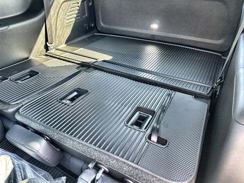 New 2026 GMC Acadia Elevation w/ Elevation Premium Package image 18