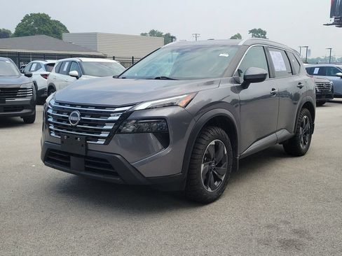 Used 2024 Nissan Rogue SV w/ SV Premium Package AWD/4WD image 2
