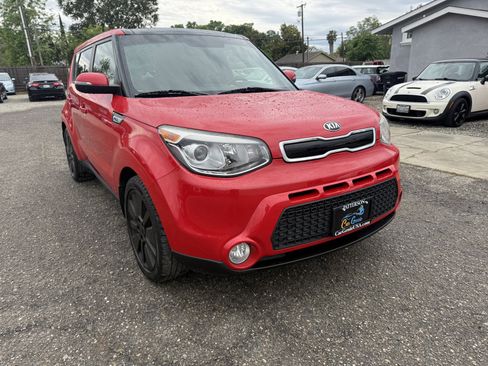 Used 2015 Kia Soul ! w/ Sun & Sound Package image 3